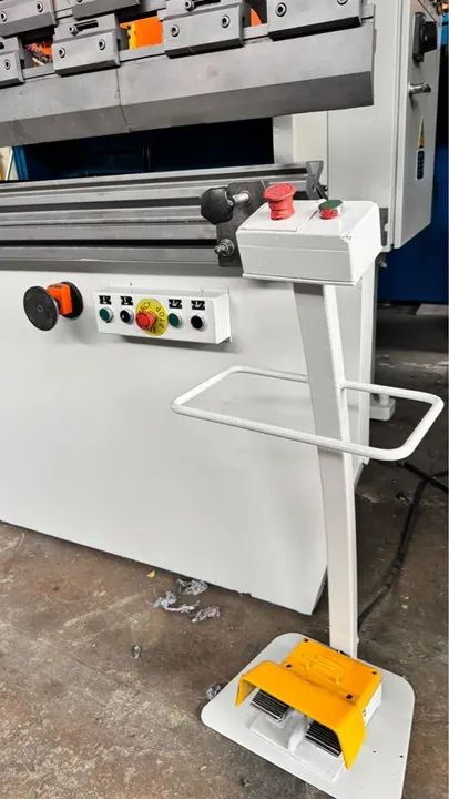 DOBRADEIRA HIDRÁULICA VOLLMAC - Foto 4