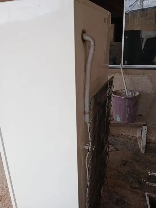 Geladeira Consul com água na porta - Foto 3