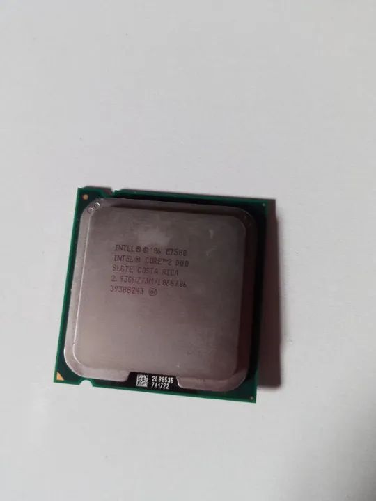 2 Processadores Intel e AMD