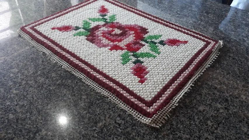Antigo Quadro Feito Artesanalmente de Linha de Lã dos Anos 80/90