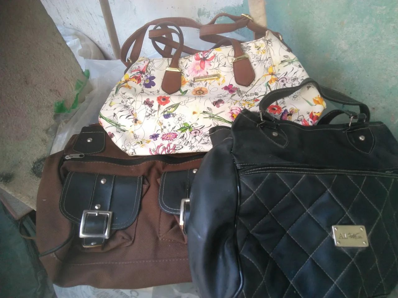 Bolsas femininas ( 3 por 50)