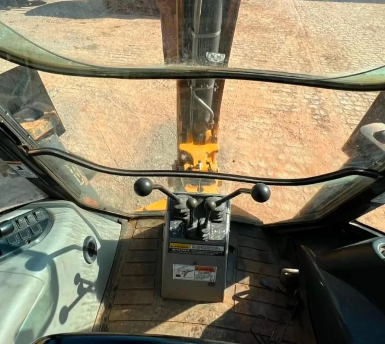 Retroescavadeira CASE 580N 2020 - Foto 6