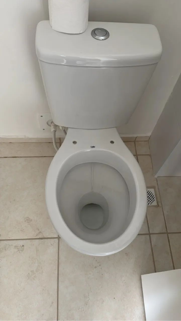 Vaso sanitário com caixa acoplada Incepa 