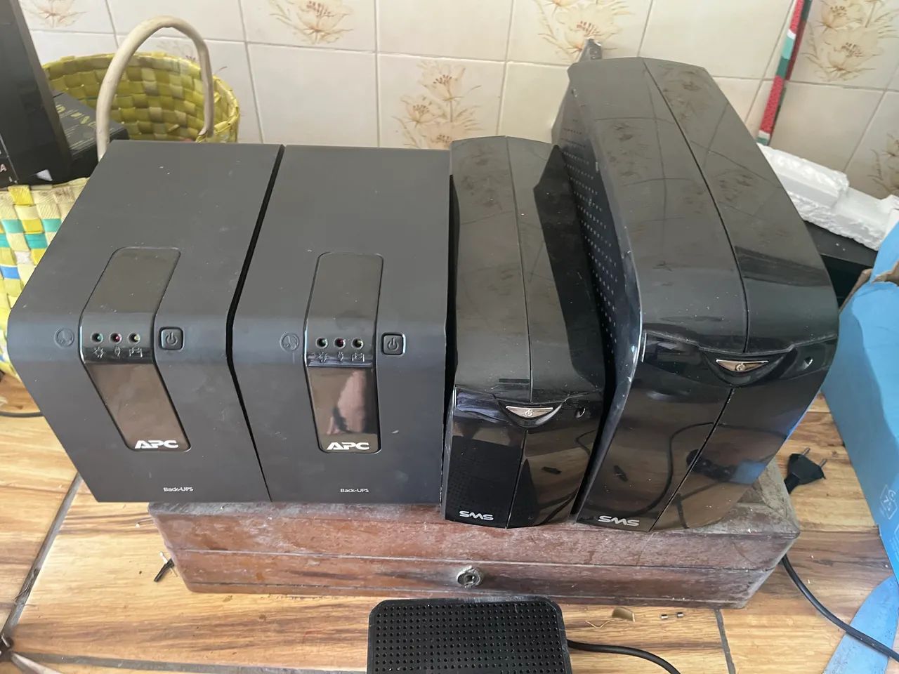 4 nobreaks (fontes de alimentação ininterrupta) - Foto 2