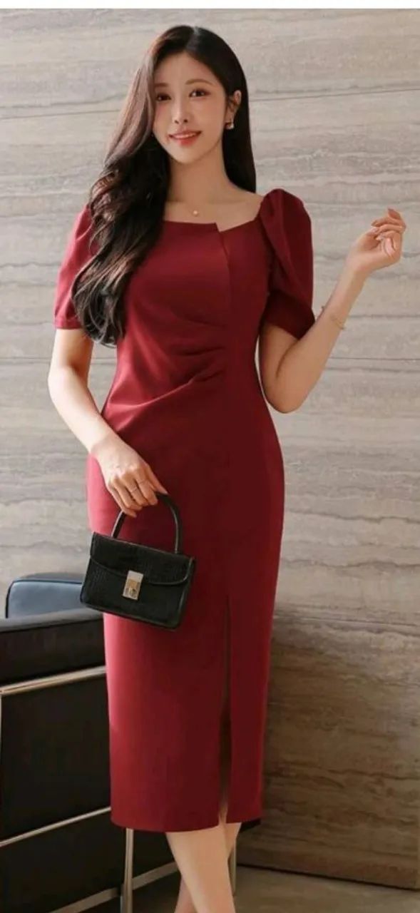 Vestido Vermelho com Detalhes Charmosos