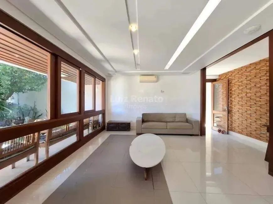 Casa a venda 3 quartos no Bairro Floresta