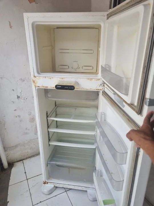 Vende se uma Geladeira Cônsul Frost free  - Foto 5