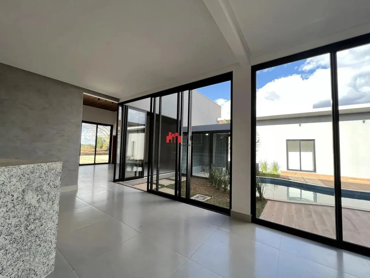 Casa de alto padrão no Portal do Sol Green com 4 suítes, piscina, ofurô e varanda gourmet - Foto 12