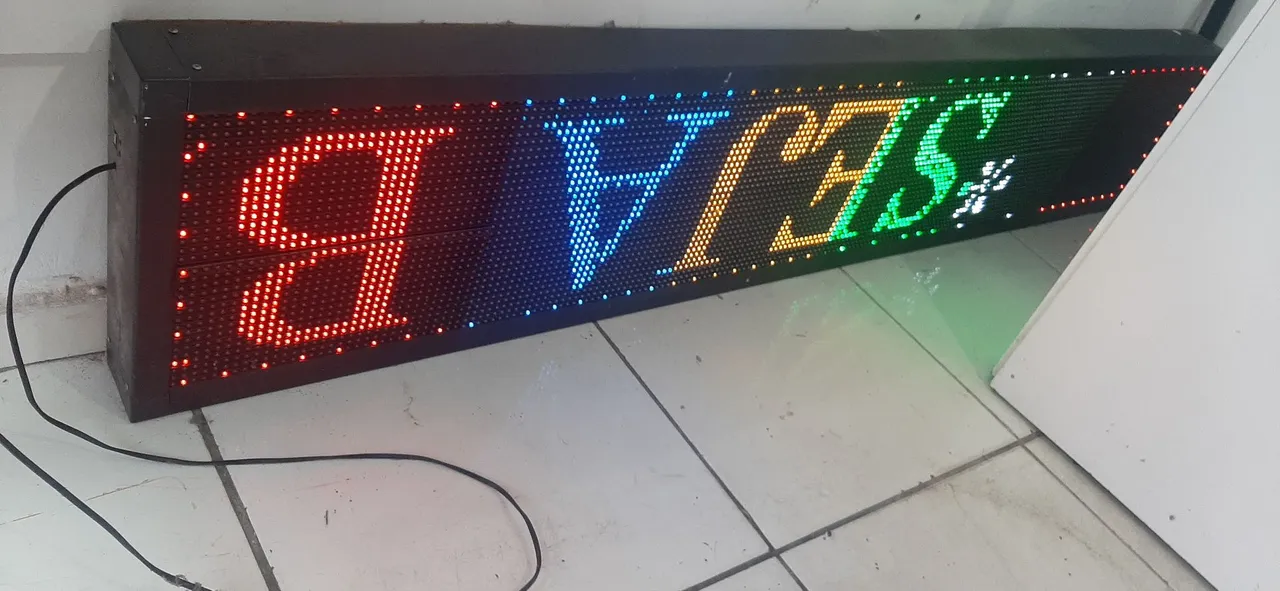 Placa de LED para comércio - Personalizável