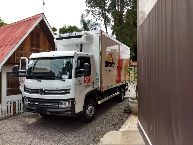 VW 11.180 Delivery c/ Bau REFRIGERADO