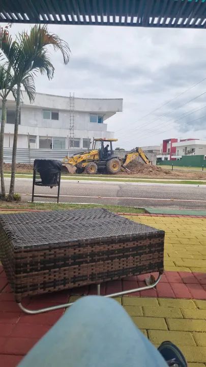 Aluguel de retroscavadeira 