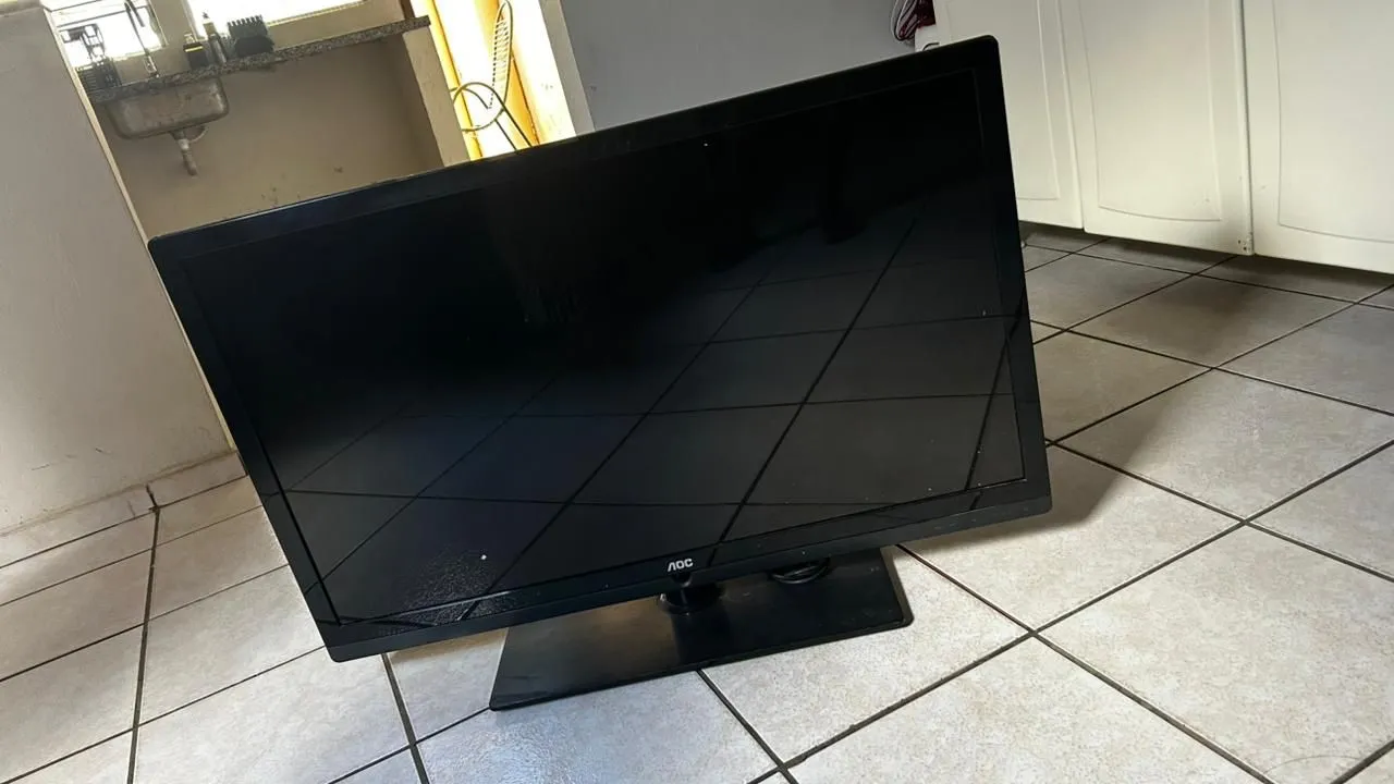 Televisão AOC