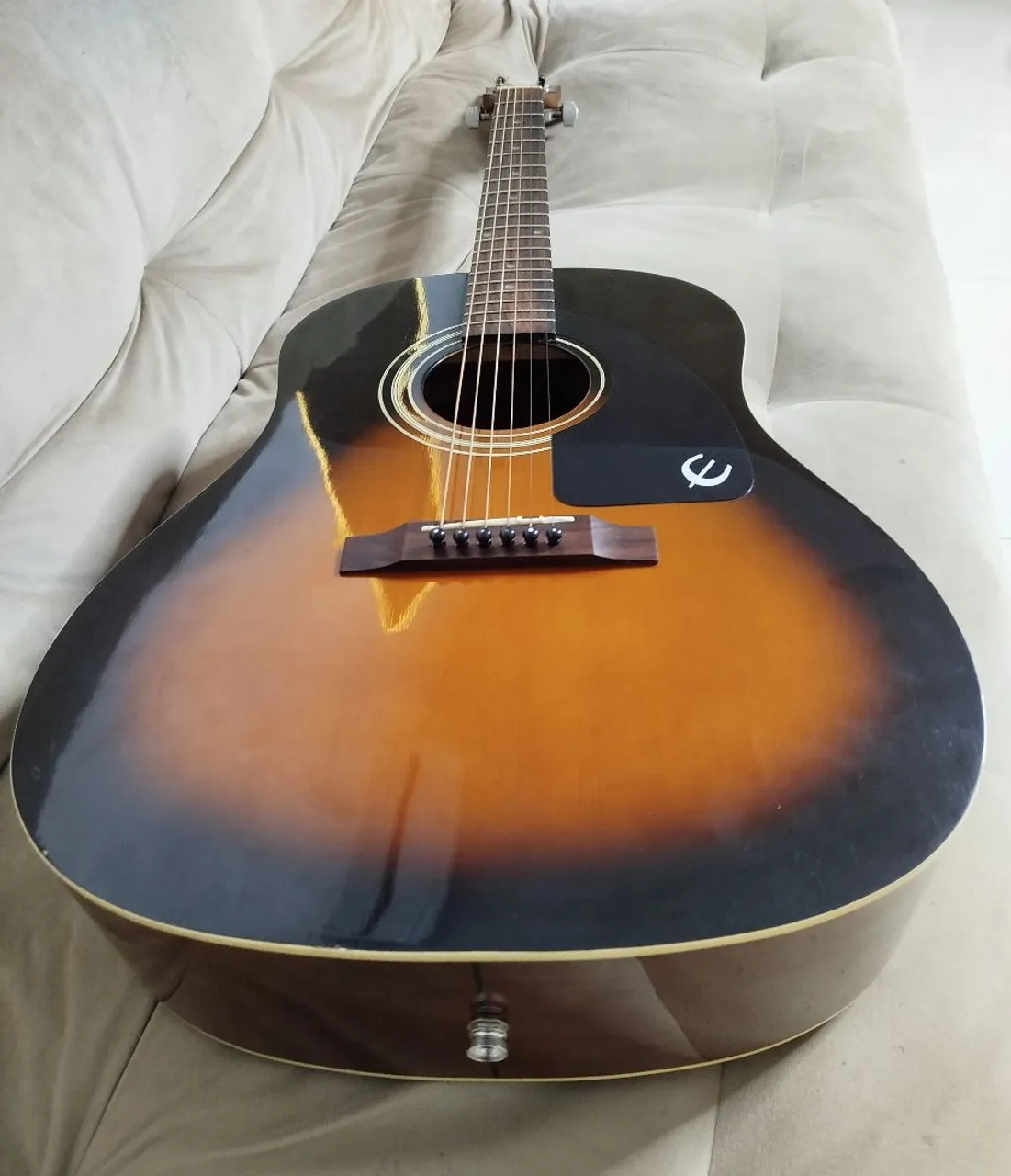 Violão Epiphone AJ-100vs com Captador Fishman