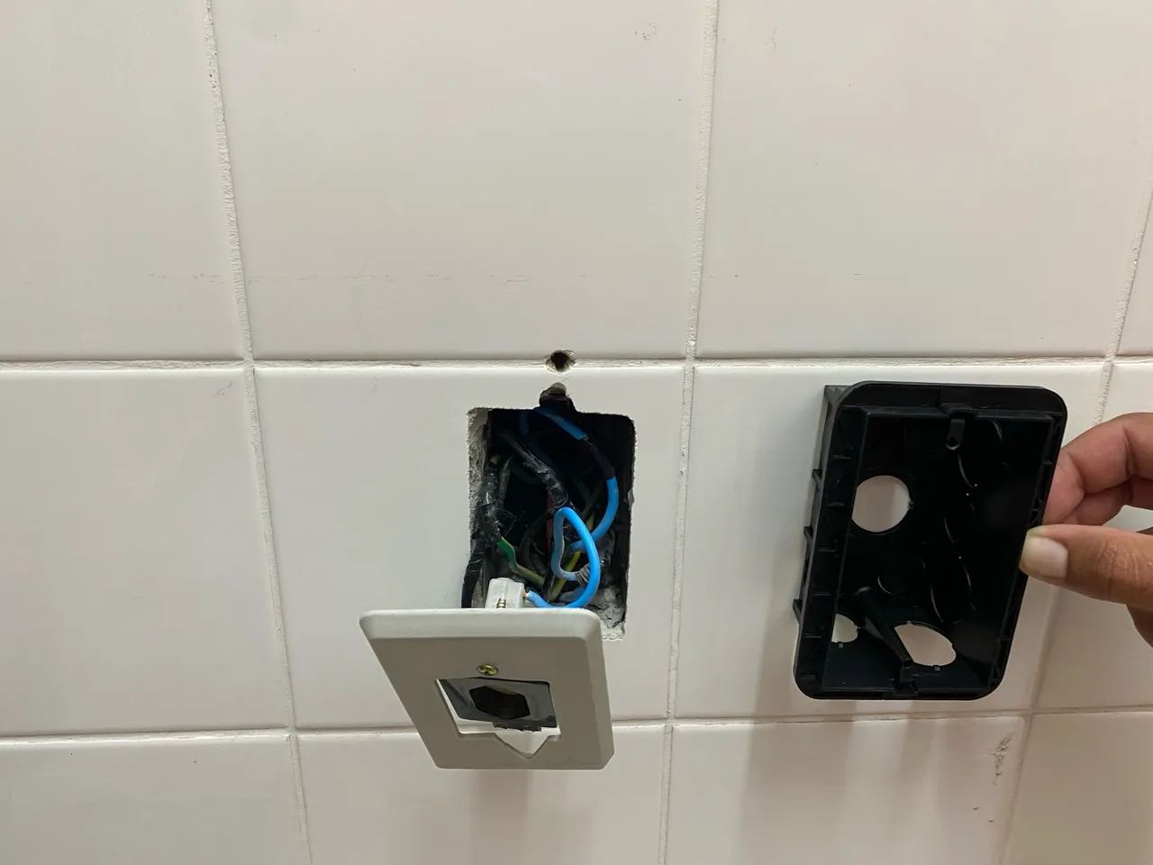 Eletricista e pequenos reparos e marido de aluguel  - Foto 2