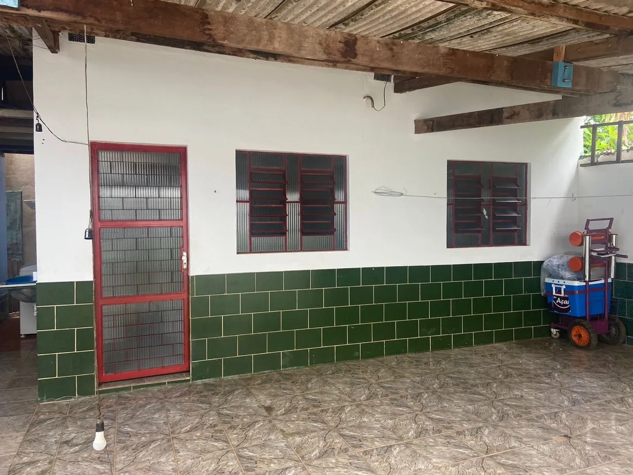 Quarto para alugar em casa com varanda