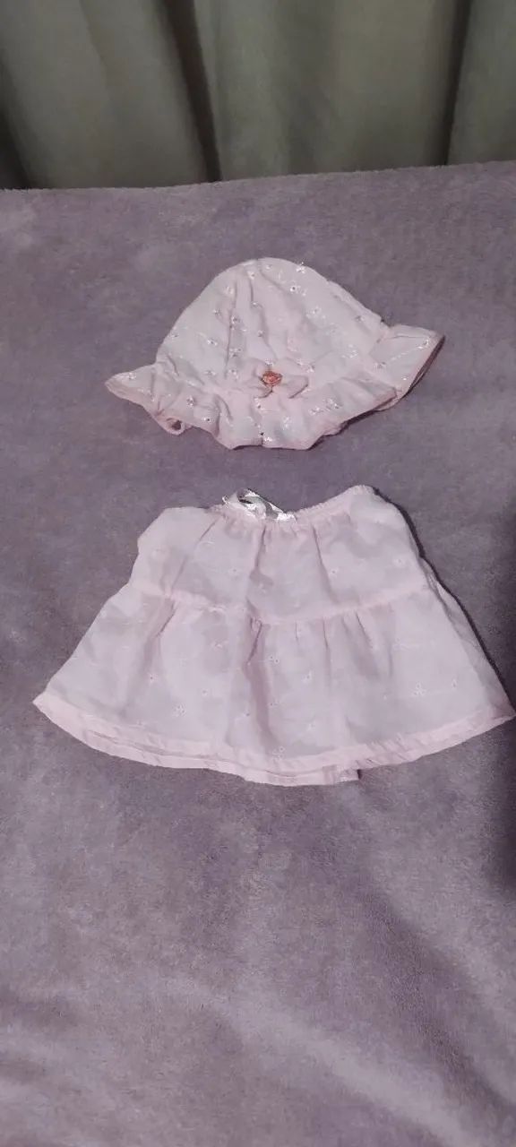 Conjunto de saia e chapéu para bebê menina