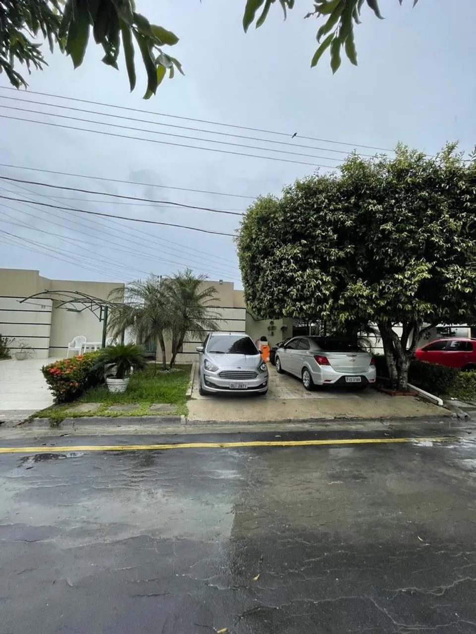 Alugo casa no condomínio Altos de Flores