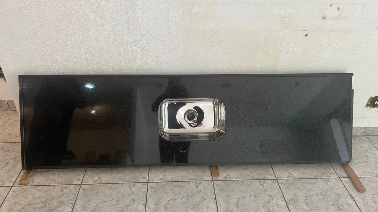 Bancada de Granito Preto São Gabriel com Cuba Inox