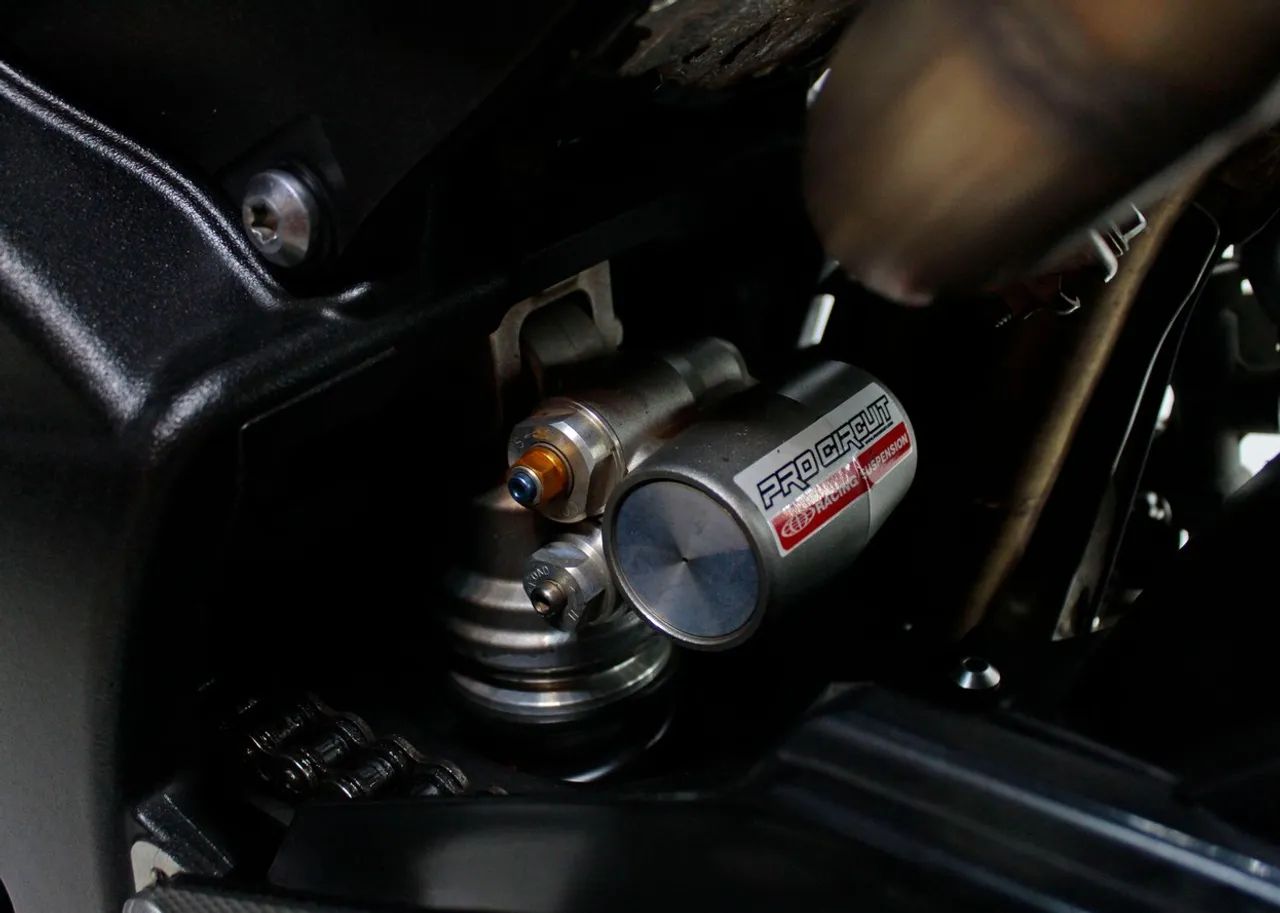 YAMAHA YZF R1  - Foto 11