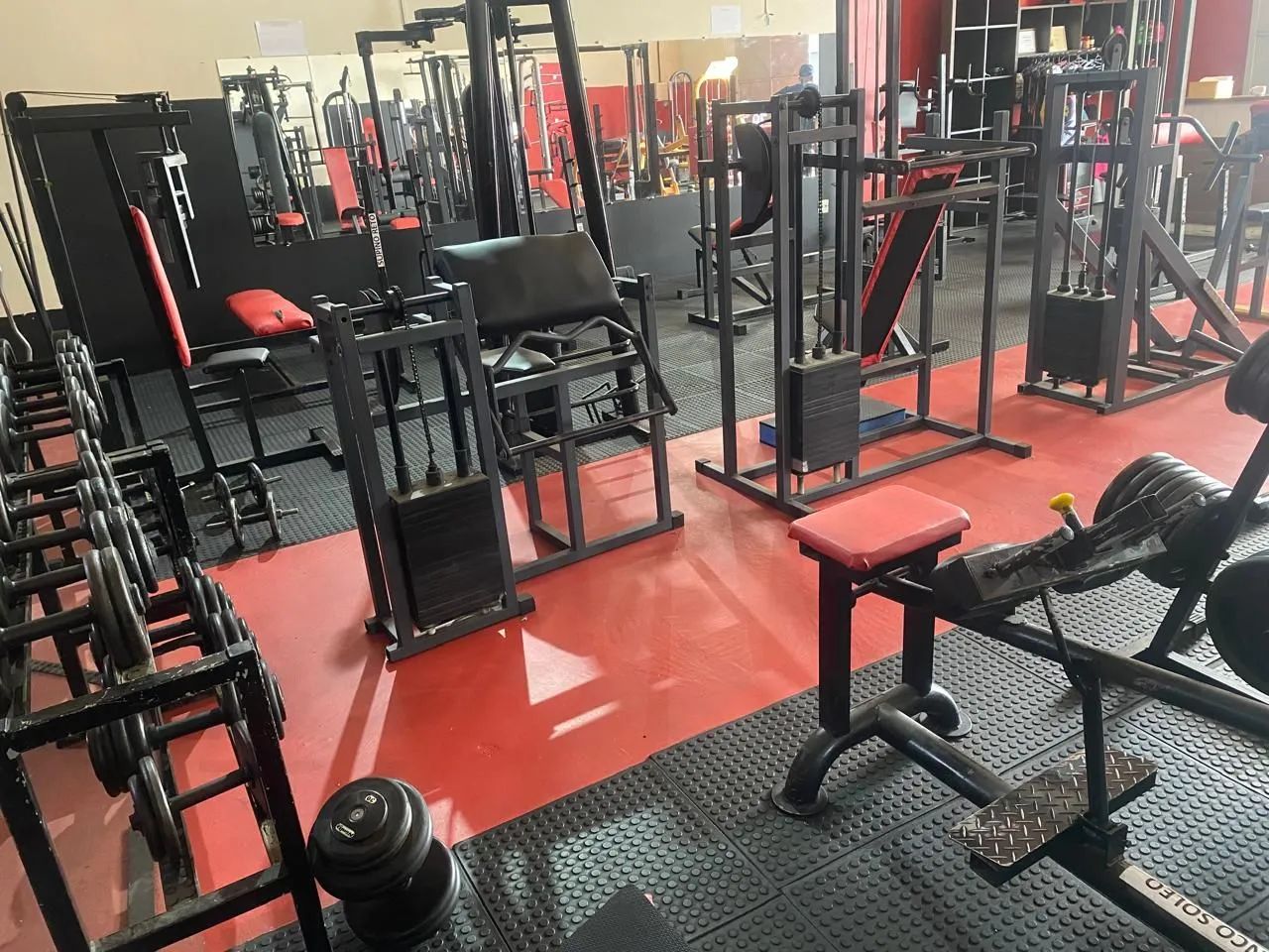 Aparelhos de musculação para academia