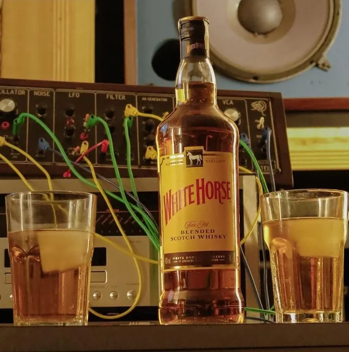 Whisky WHITE HORSE
