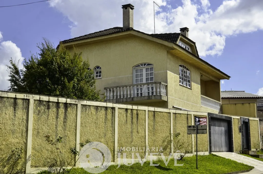 IMOBILIARIA JUVEVÊ VENDE RESIDENCIA ESQUINA ATUBA COLOMBO RUA CASSIANO RICARDO, 378 3 SUÍT