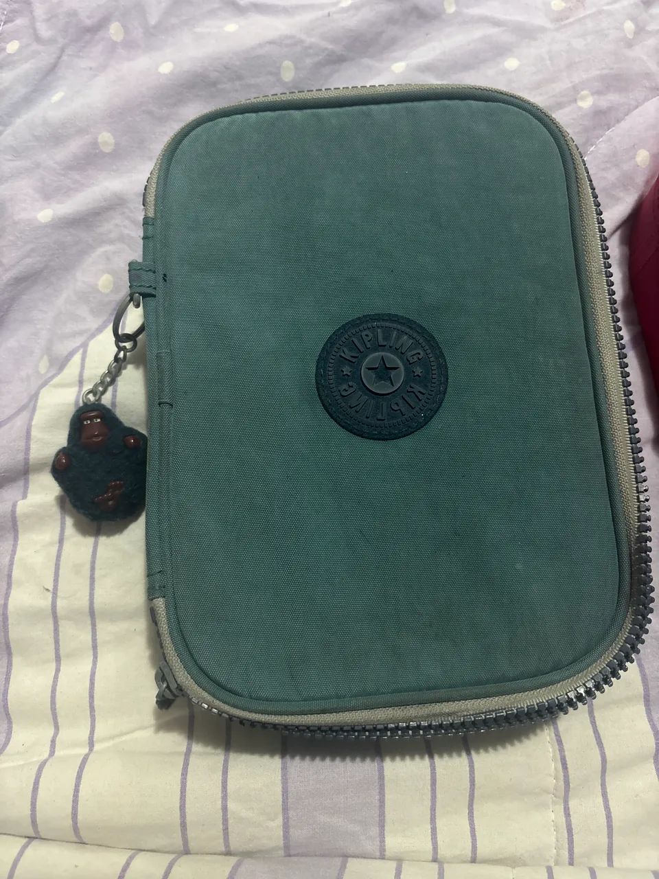 Estojo kipling original usado 