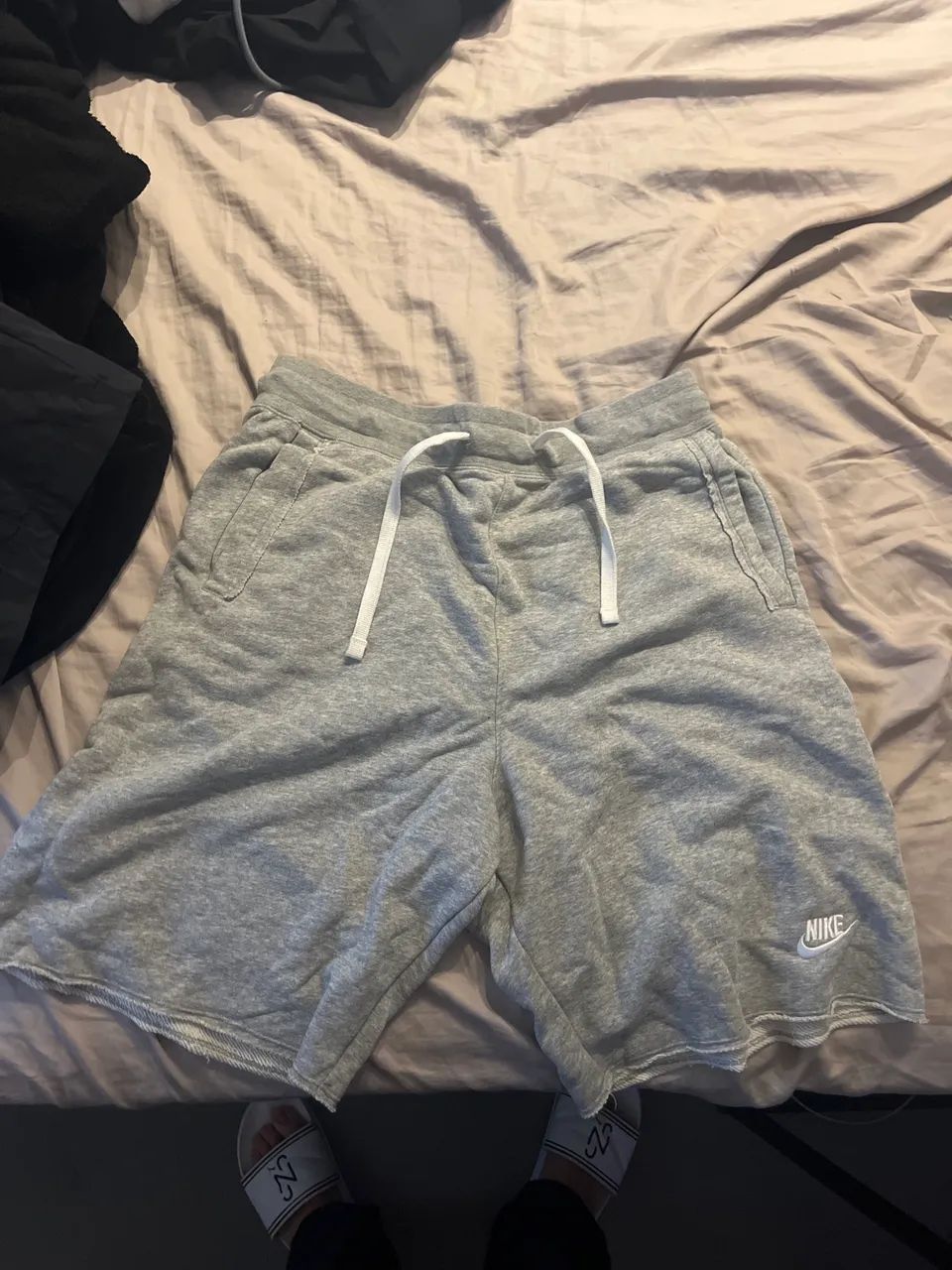 shorts moletom nike club cinza (novo) tamanho M Roupas