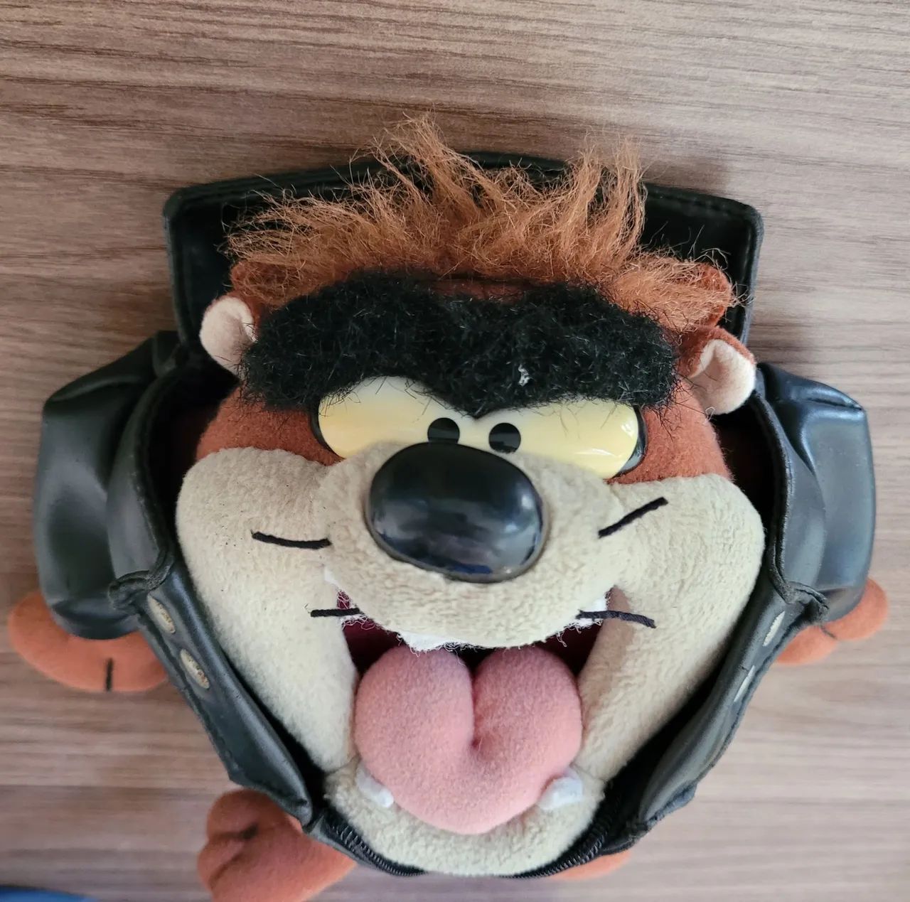 Taz Pelúcia com Jaqueta de Couro Looney Tunes 1995