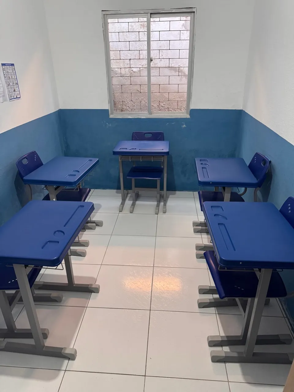 16 Conjuntos Mesas e Cadeiras Escolares 