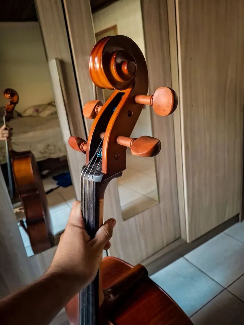 Violoncelo 4/4 em ótimo estado 