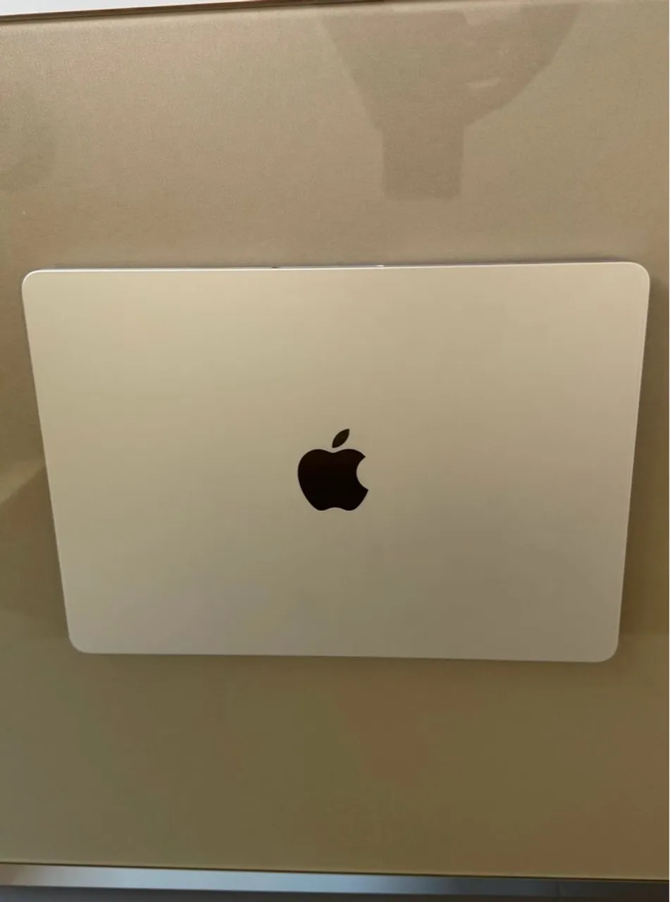 MacBook Air M2 13,6? Gold 2022
