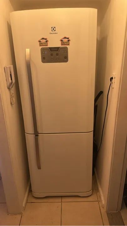 Geladeira em ótimo estado! Eletrolux branca  - Foto 4
