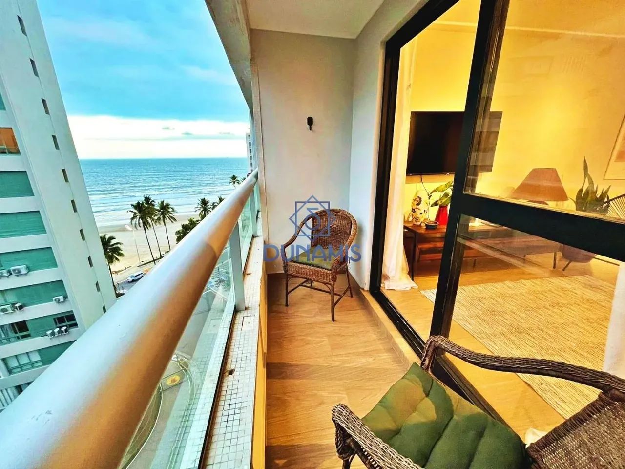 Apartamento REFORMADO à venda na Pitangueiras - Sacada e Vista mar - Foto 9