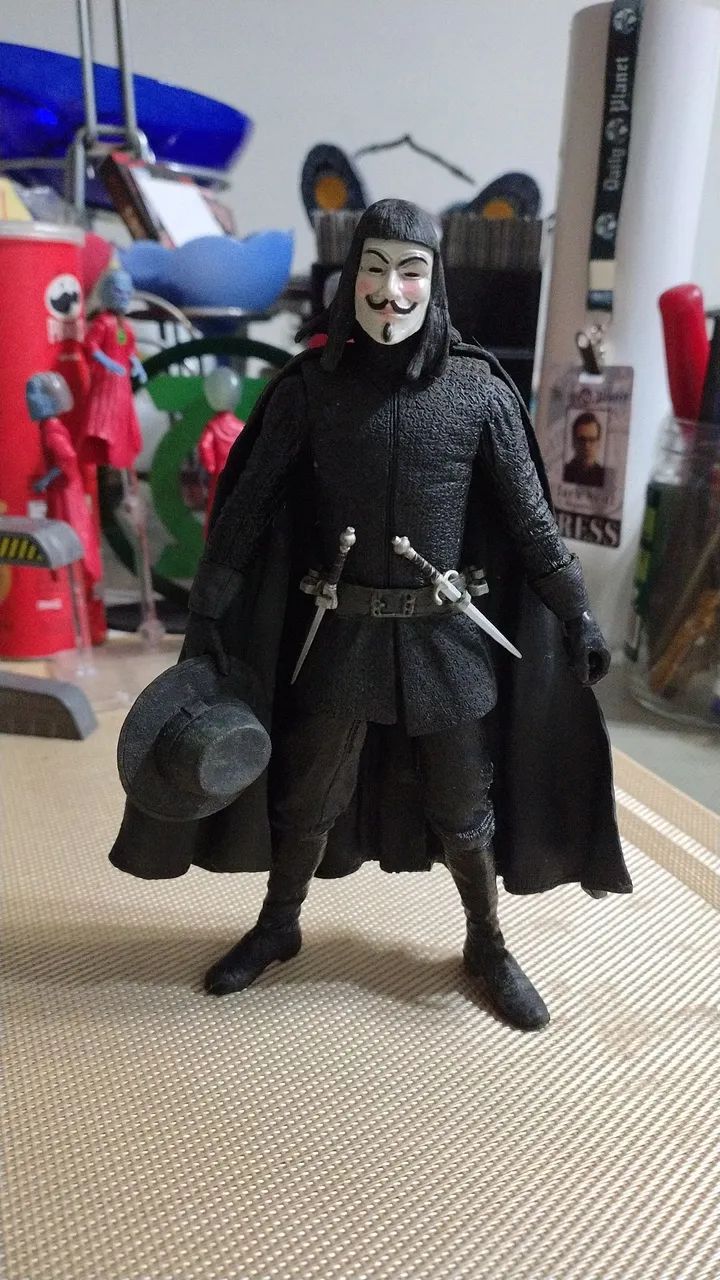 BONECO V DE VINGANÇA NECA V FOR VENDETTA compatível MCFARLANE DC UNIVERSE MULTIVERSE - Foto 5