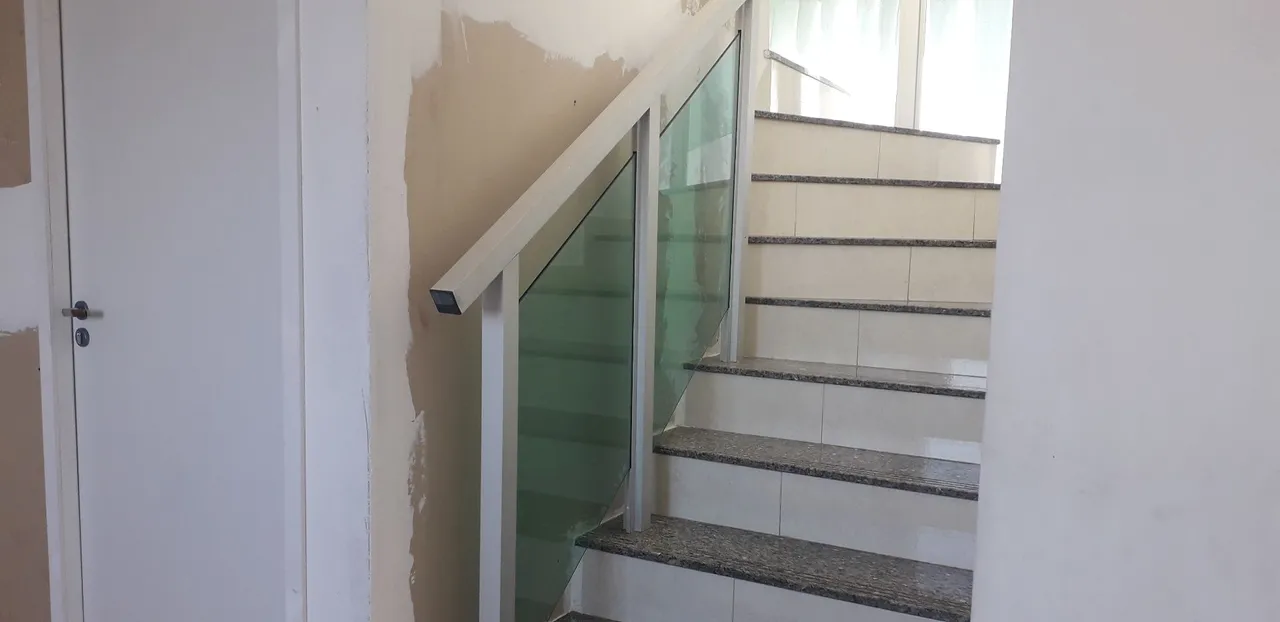 Guarda Corpo de Vidro e Alumínio para Escada