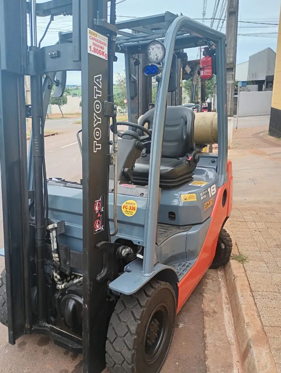 Empilhadeira Toyota 1.800 kg Seminova Revisada - Foto 4