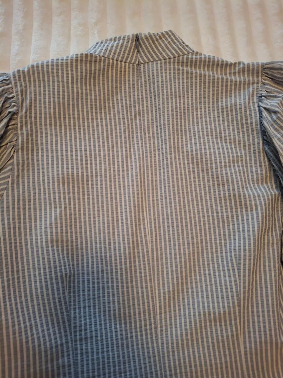 Blusa Listrada com Manga Bufante da Levis - Foto 4