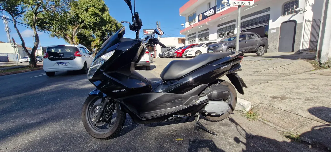 Pcx muito nova tirada zerada na planeta .