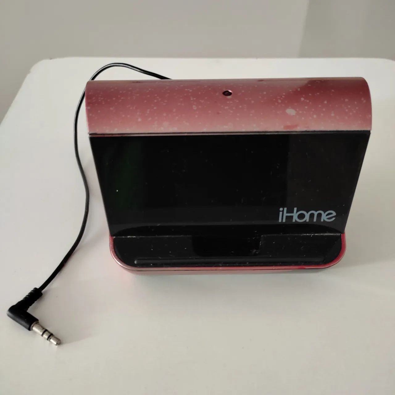 iHome - Caixa de Som Portátil c/ Cabo P2
