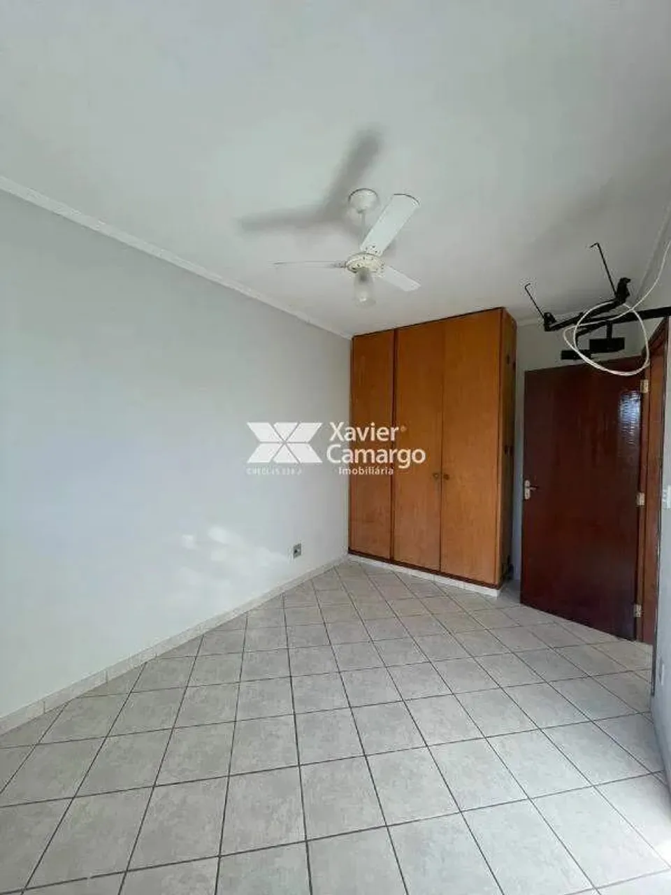 Kitnet com vaga de garagem para locação no Vila Alemã.