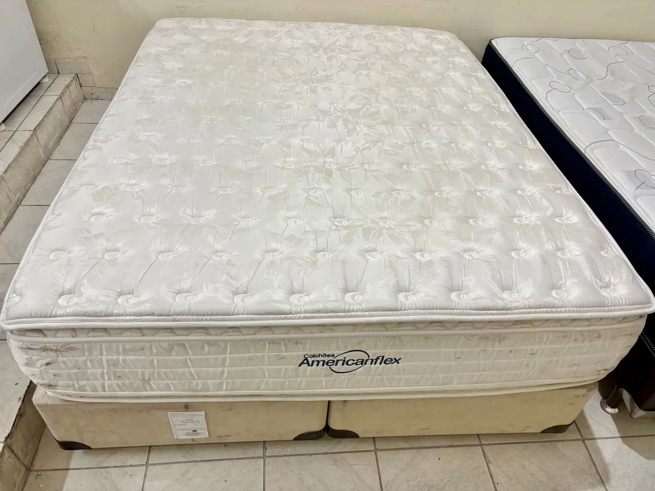 Cama box de casal Queen , cama Queen 