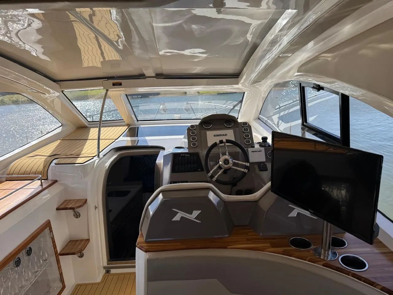 NX 380 HT - 2019 X2 MERCRUISER 350 HP Ñ PHANTOM VENTURA FS TRITON  - Foto 4