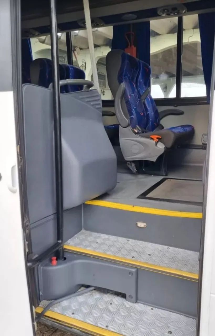 NEOBUS THUNDER EXECUTIVO  2014 - Foto 4