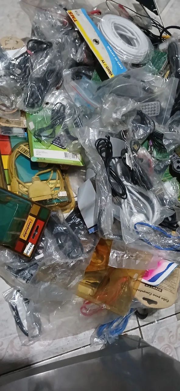 Grande variedade de cabos e periféricos para PC - Foto 3