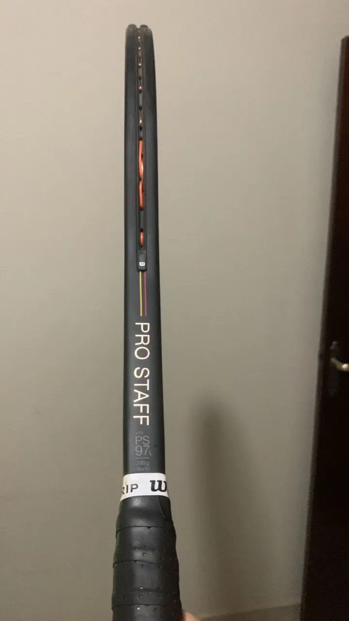 Raquete Wilson Pro Staff 97L V13 290g 16x19 preta