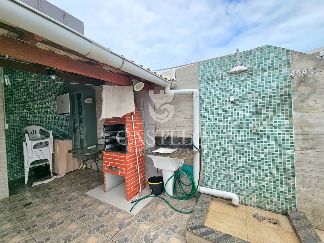 IMPERDÍVEL ! Cobertura duplex, 3 quartos/2suítes a venda na praia do Morro com 2 vagas de  - Foto 2