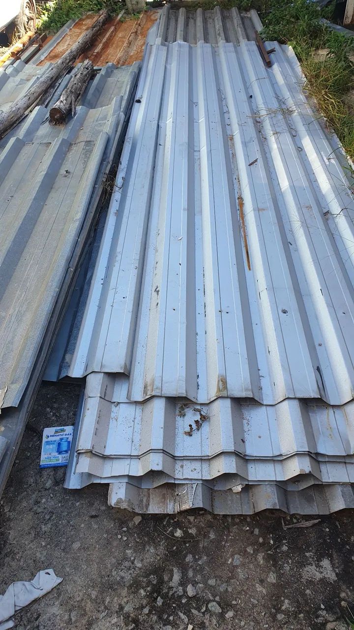 Telhas de zinco usadas