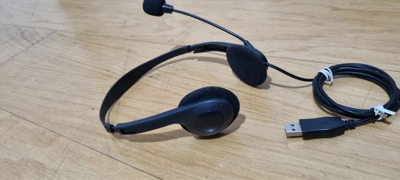 Fone de Ouvido com Microfone USB