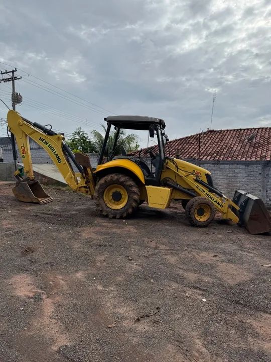 Retroescavadeira  - Foto 4